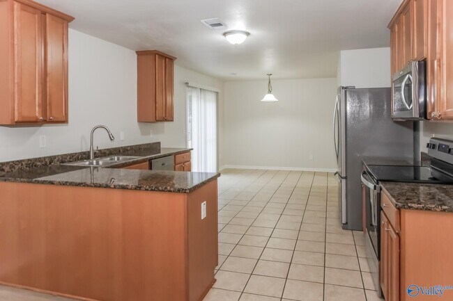 Building Photo - 174 Ranier St