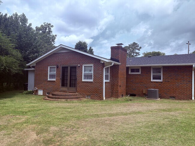 Building Photo - 406 Forest Grove Ave