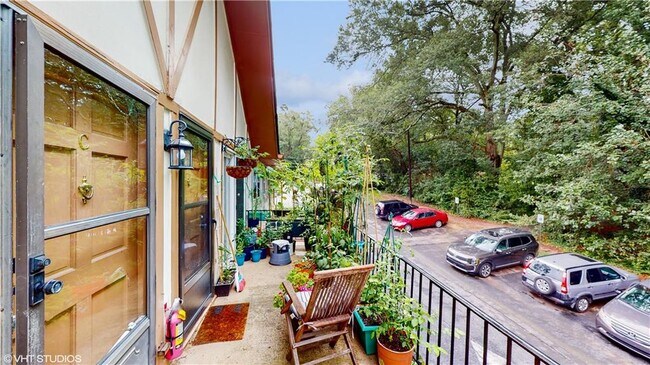 Building Photo - 1177 Church St