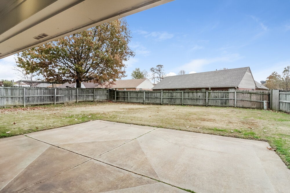 Building Photo - 1859 Winners Circle Cove