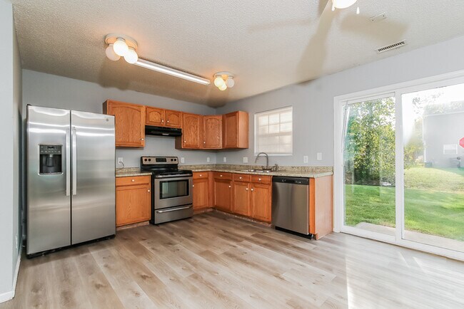 Building Photo - Great 3 Bedroom Home in Greenwood