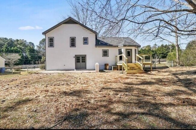 Building Photo - 1382 Bennett Rd