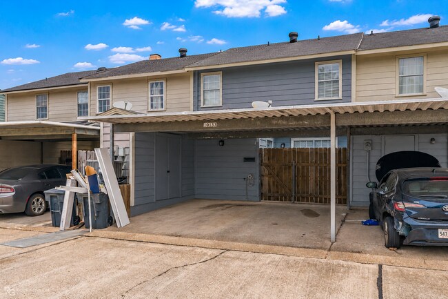 Building Photo - 10133 Saratoga Dr