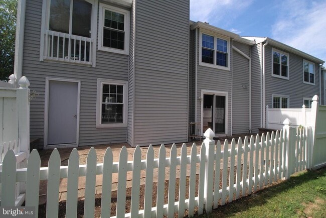 Building Photo - 681 Rose Hollow Dr