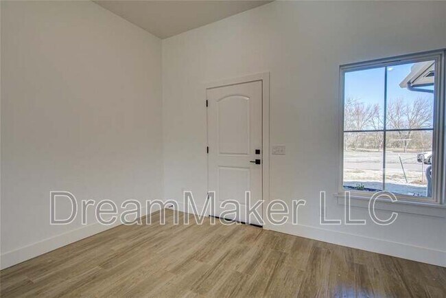 Building Photo - 126 Hope Ave