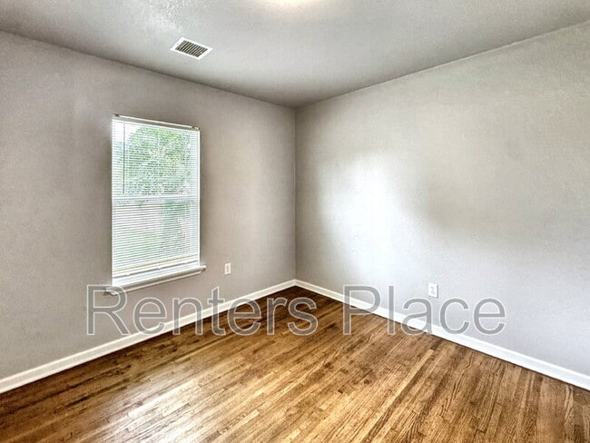 Building Photo - 739 N Birmingham Pl