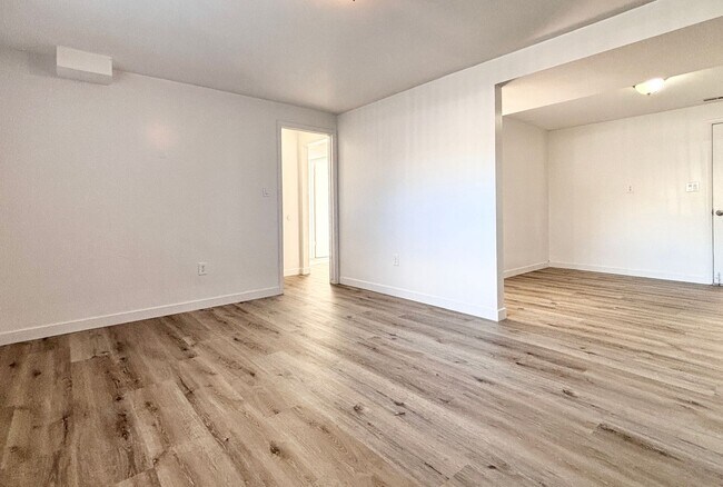 Building Photo - 403 N Morton Dr