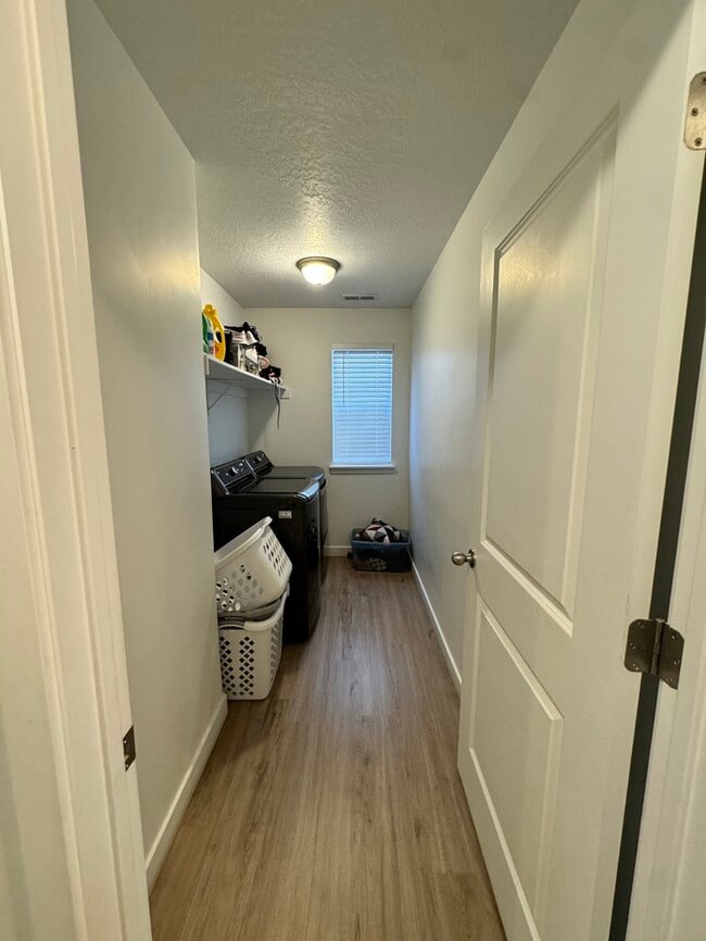 Building Photo - Your Next Home Awaits!