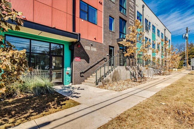 Building Photo - 3000 Duval St