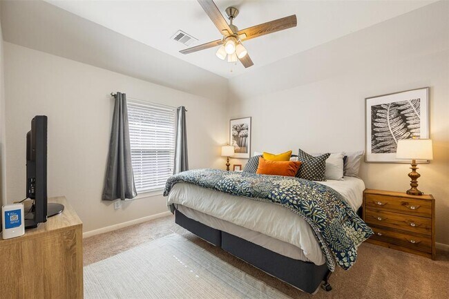Building Photo - 15502 Stallion Point Cir