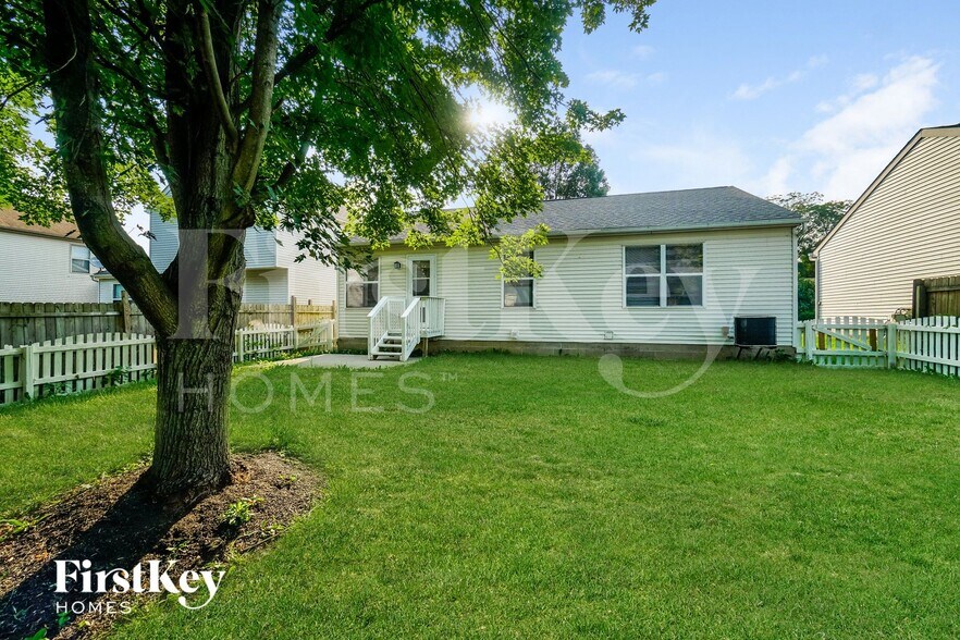 Building Photo - 2333 Hunterstown Dr