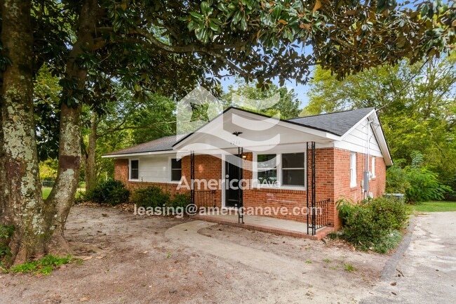 Building Photo - 4046 Village Dr
