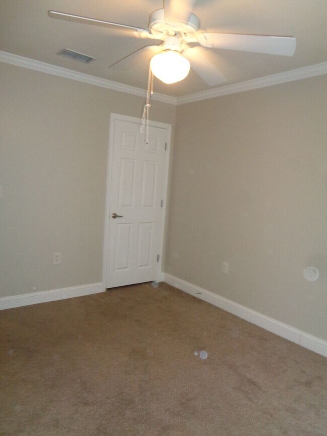 Building Photo - Great Location / Close to Hwy 85 & I-10
