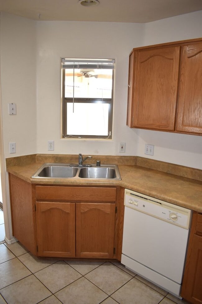 Building Photo - 2112 Calle Sabo