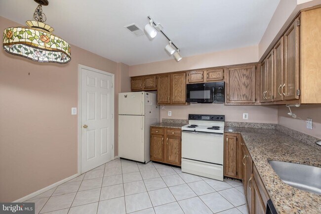 Building Photo - 7511 Ashby Ln