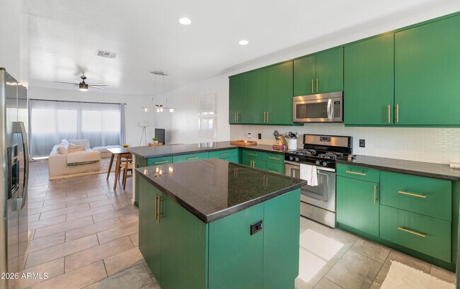 Building Photo - 7855 N 20th Glen