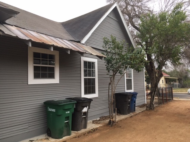 Side view - 1131 W Lynwood Ave