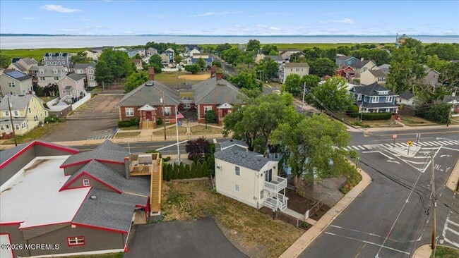 Building Photo - 109 Poole Ave