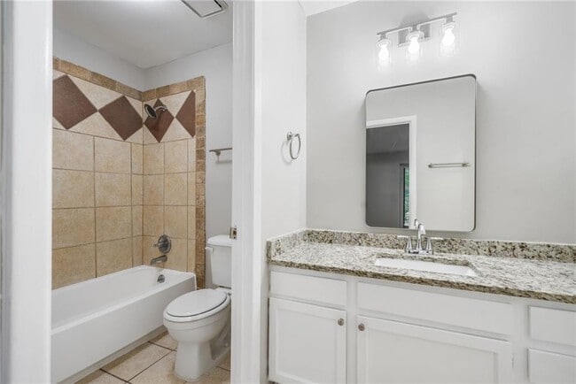 Building Photo - 113 Tuxworth Cir