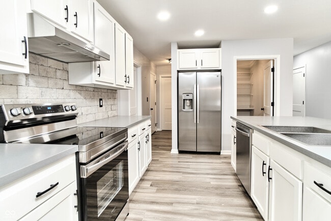 Building Photo - 730 N East St