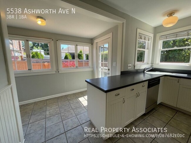 Building Photo - 5538 Ashworth Ave N