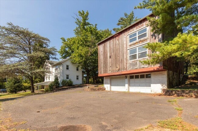 Building Photo - 3 Bedroom / 2.5 Bath House Available Now in Harleysville