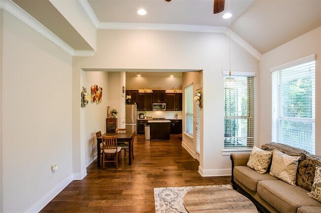 Building Photo - 9711 McKnight Lp