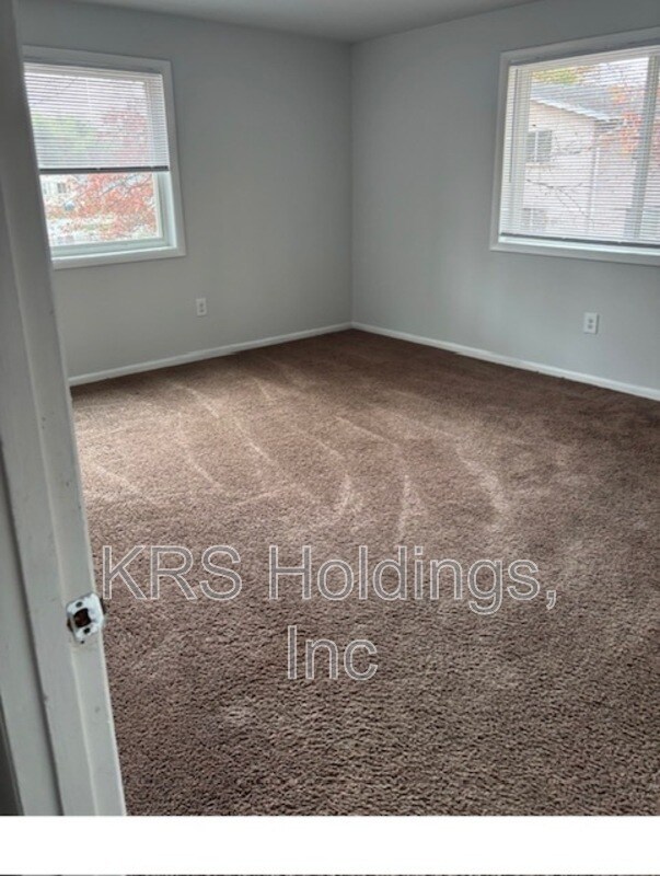 Building Photo - 800 Brook Hill Rd