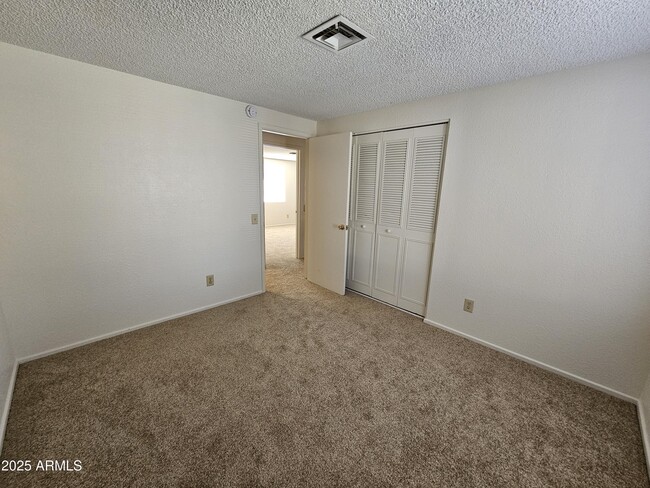 Building Photo - 6231 W Zoe Ella Way