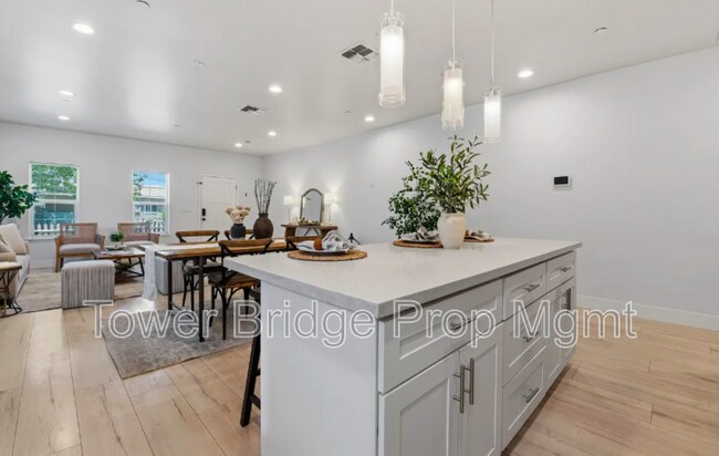 Building Photo - 208 Nimitz St