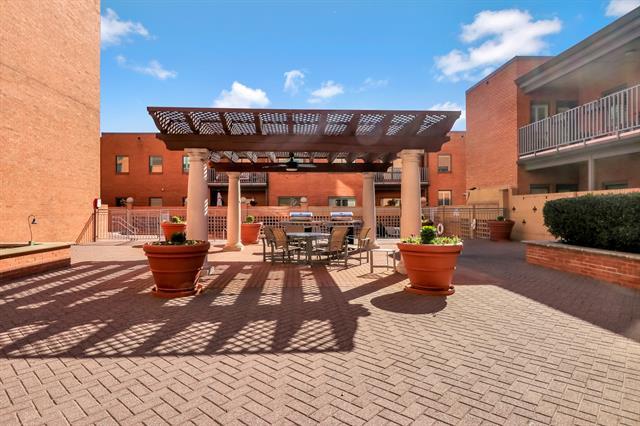 Building Photo - 4242 Lomo Alto Dr