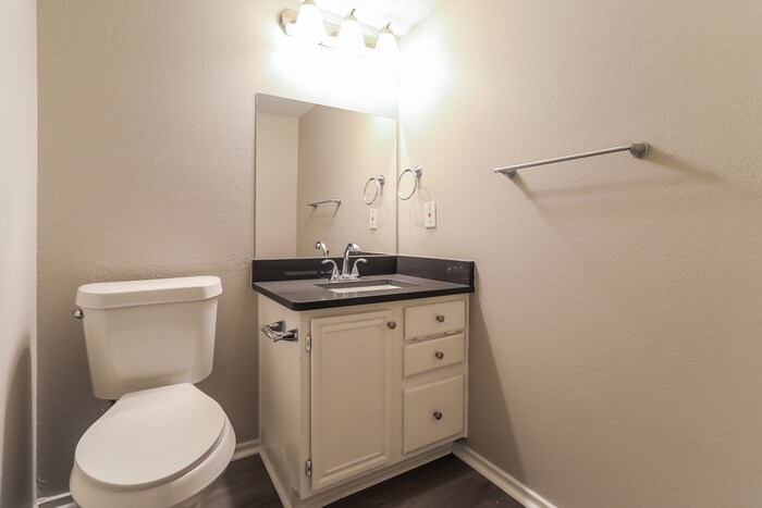 Building Photo - 5513 Maurie Dr