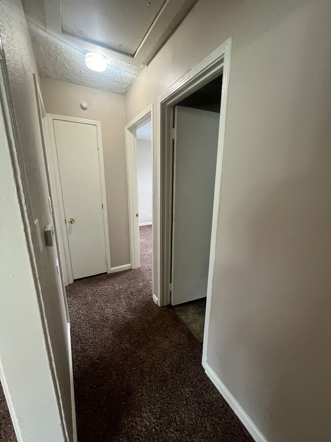 Building Photo - 4319 Standish Dr