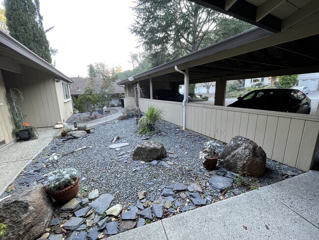 Building Photo - 2063 Donald Dr