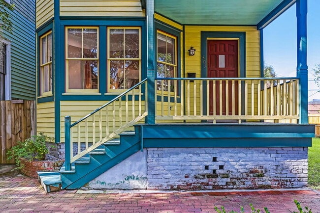 Building Photo - Design on Duffy