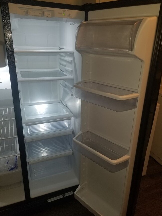 Building Photo - 3- Bedroom & 1- Bath