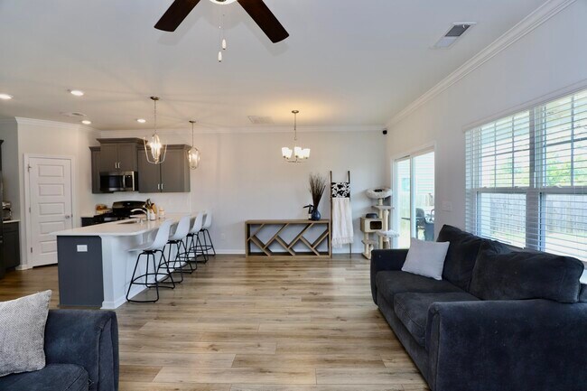 Building Photo - 1052 Ashcroft Cir