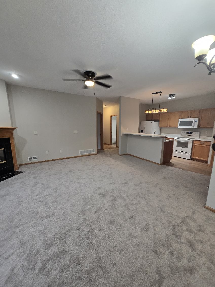 Building Photo - 950 67th St