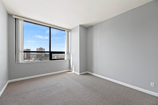 Building Photo - 5150 Hidalgo St