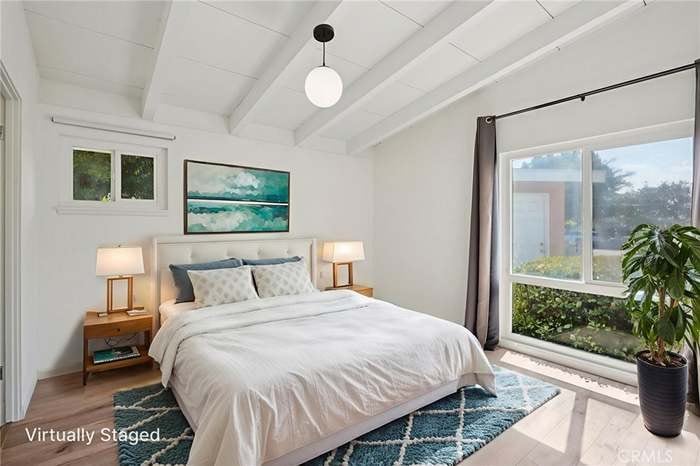 Building Photo - 6138 N Traymore Ave