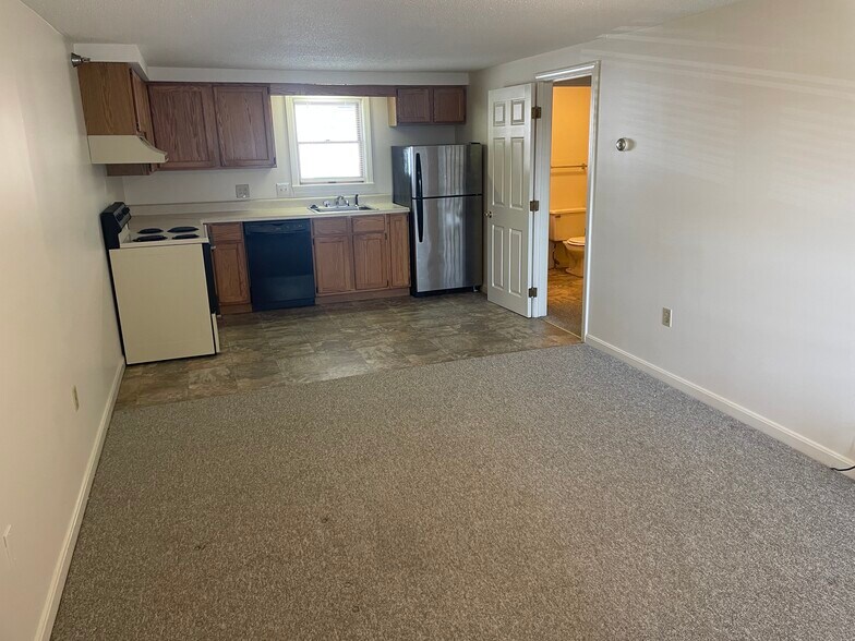 Building Photo - 844 State St