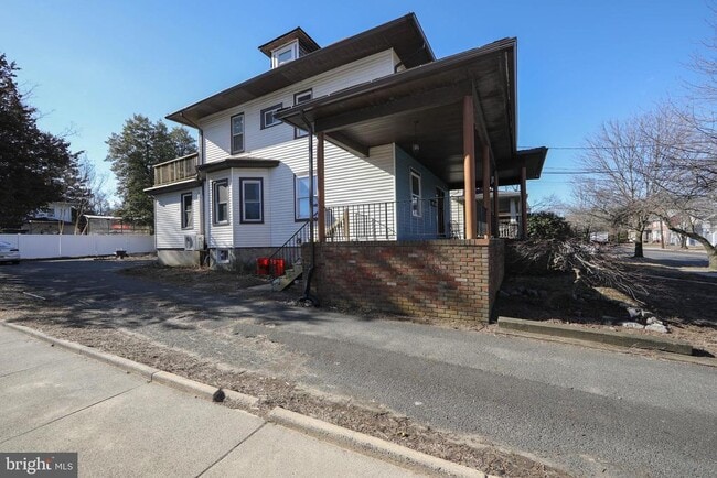 Building Photo - 1112 Collings Ave