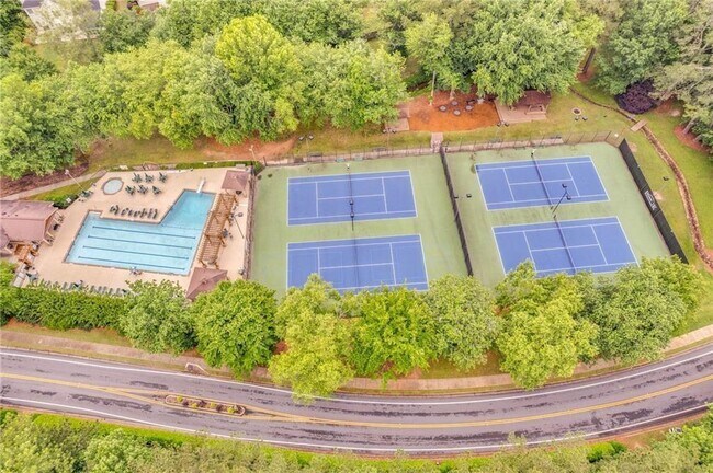 Building Photo - 4505 Pinehollow Ct