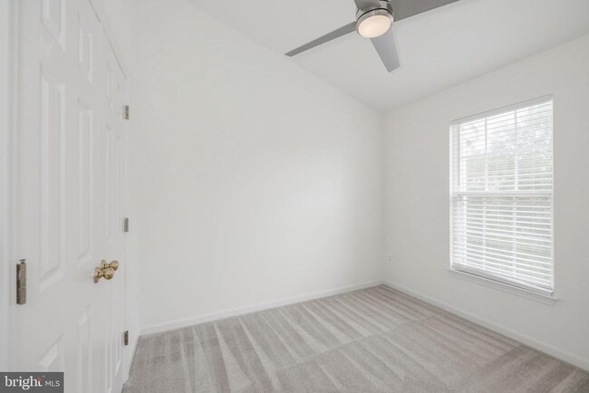 Building Photo - 5223 Dunstable Ln