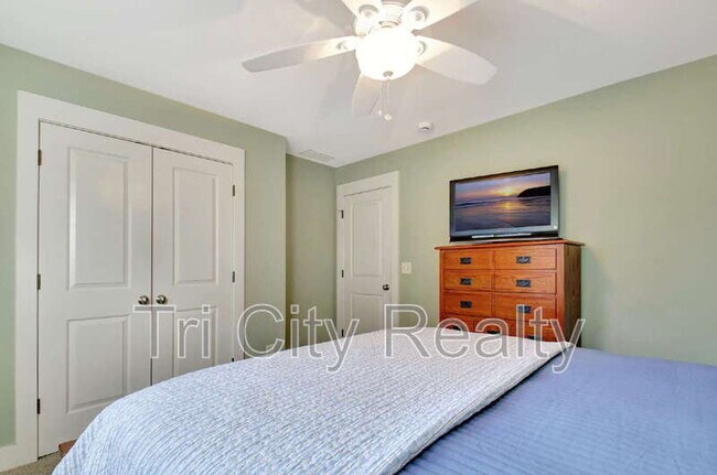 Building Photo - 175 Ridgeway Ct