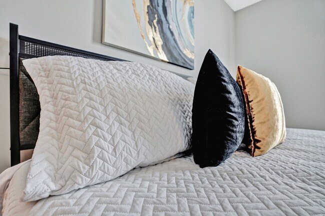 Building Photo - Legacy Executive Retreat | Modern 2BR Townhome for Professionals & Extended Stays