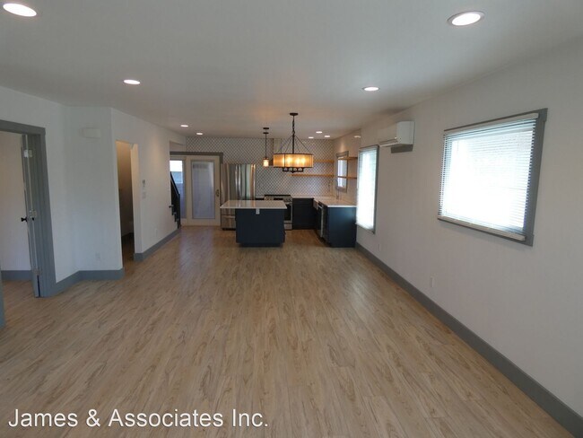 Building Photo - 3 br, 2 bath House - 319 - A E 6th Street