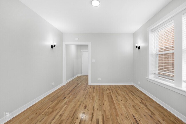 Building Photo - 4720 S Drexel