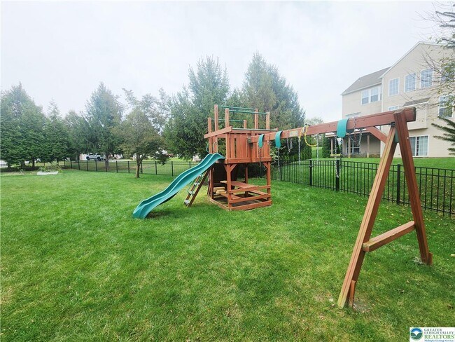 Building Photo - 8858 Pathfinder Rd