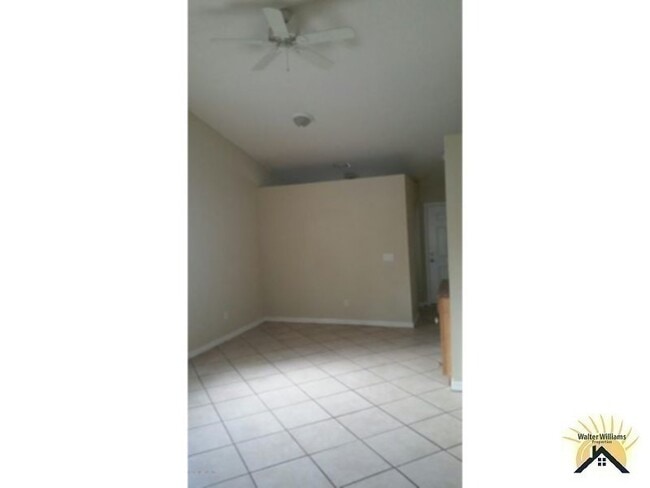 Building Photo - 2/2 ready now